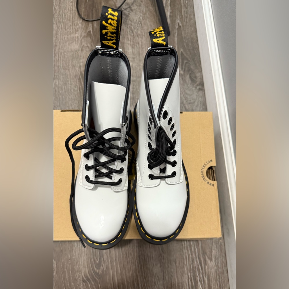 Dr. Martens 1460 Boot Women's White‎ NEW Size 5